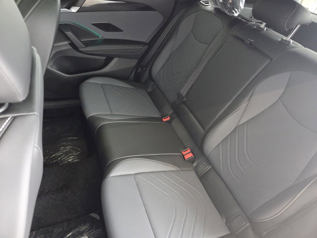 New 2026 Volkswagen Tiguan SE R-Line image 6