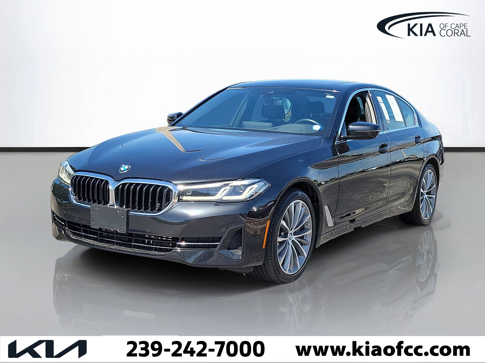 Used 2022 BMW 530i xDrive w/ Premium Package image 3