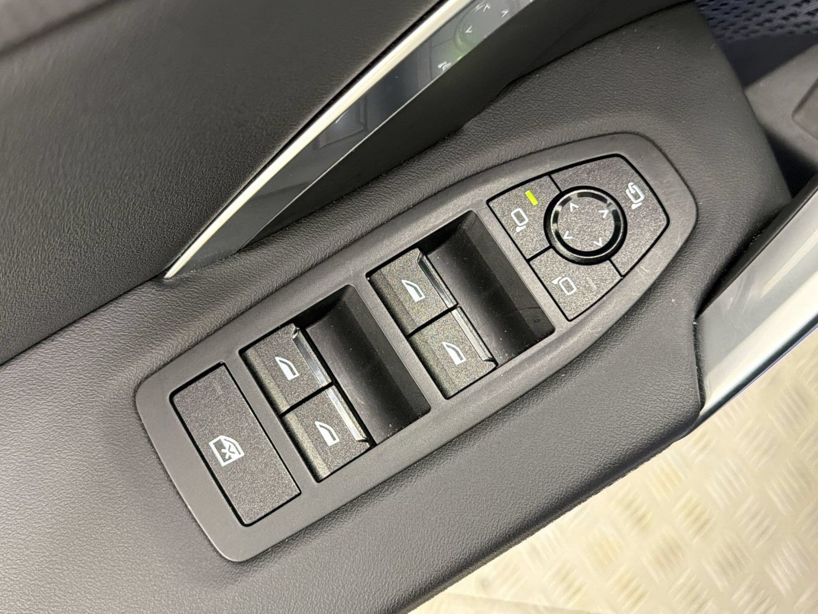 Used 2026 BMW X2 M35i AWD/4WD image 37