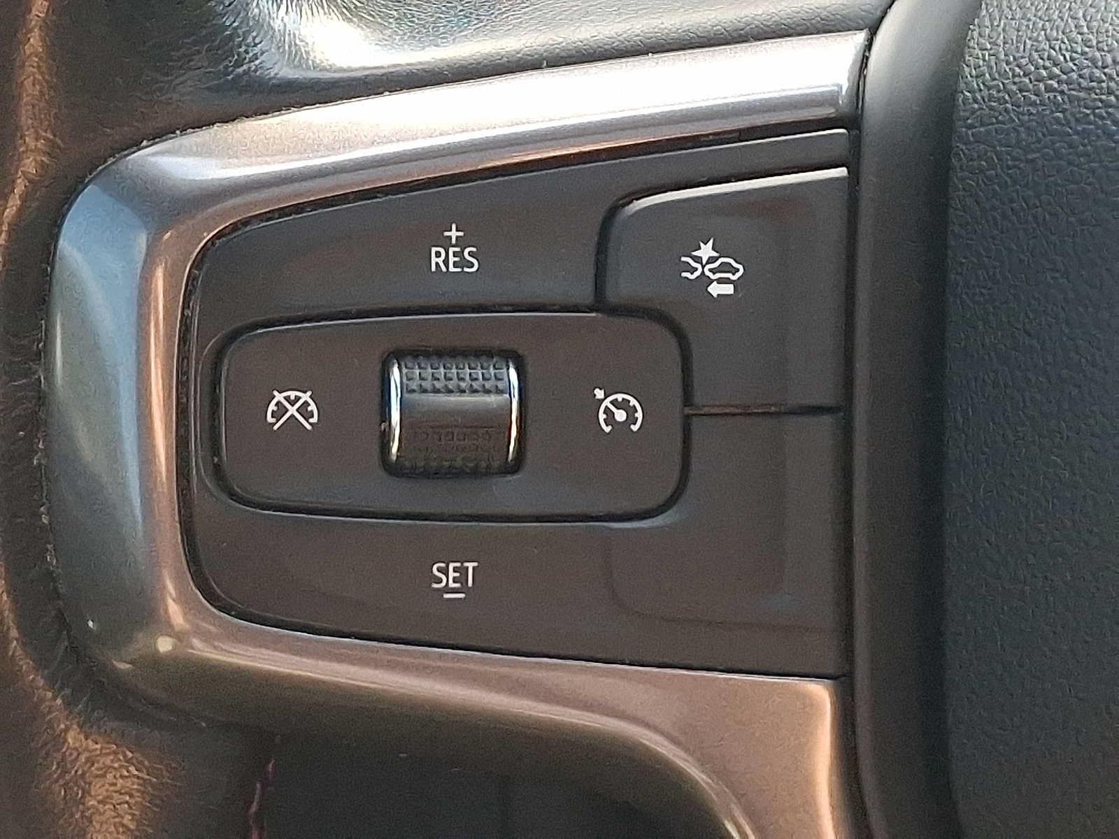 Used 2023 Chevrolet Suburban RST AWD/4WD image 22