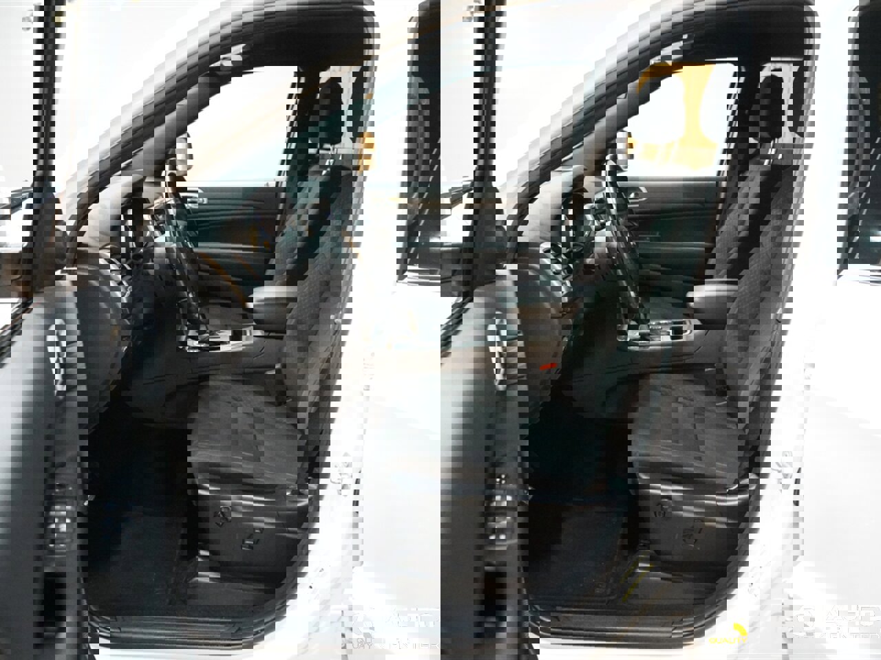 Used 2020 Jeep Grand Cherokee Laredo image 11