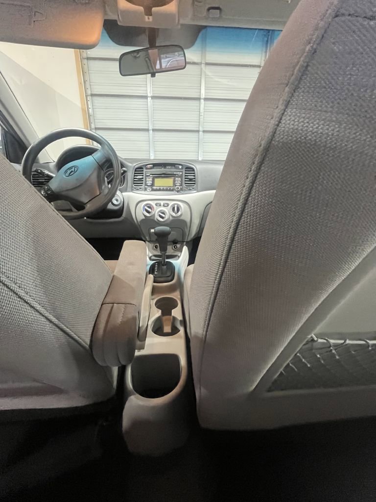 Used 2009 Hyundai Accent GLS w/ Premium Pkg 6 image 6