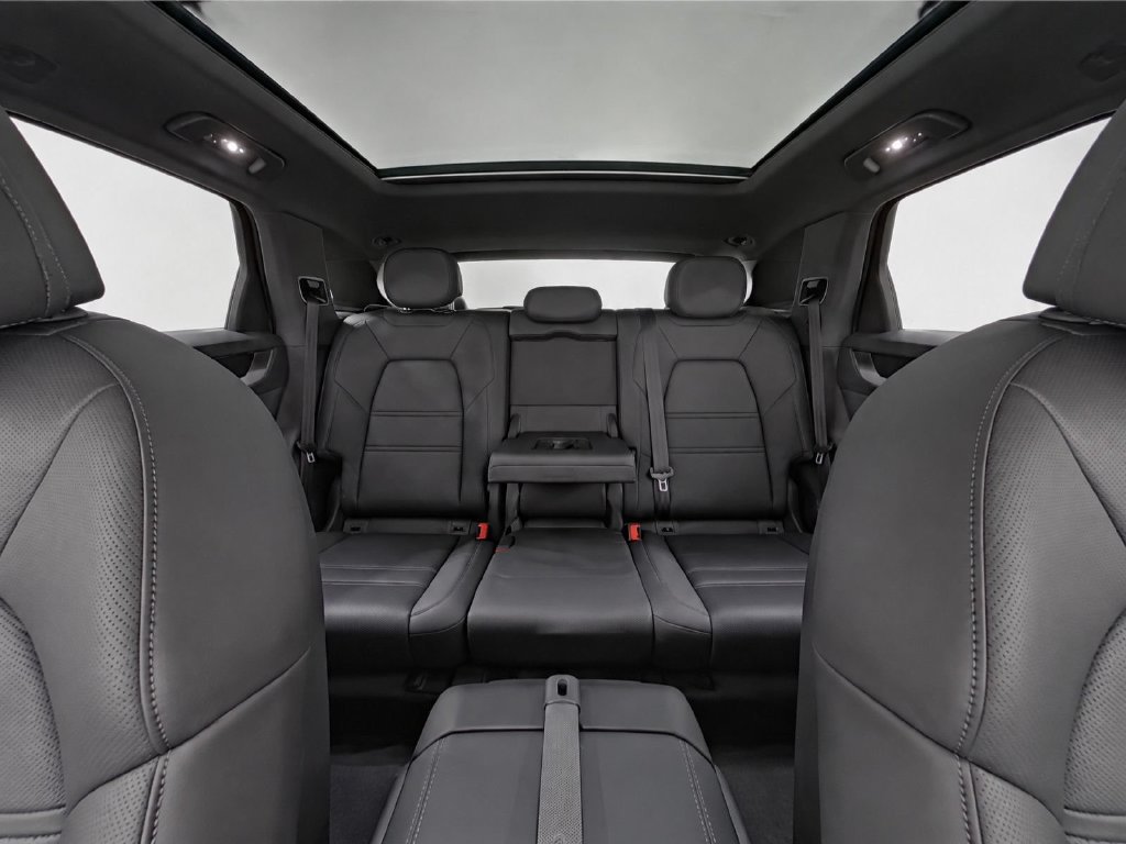 Certified 2026 Porsche Cayenne S w/ Premium Package Plus AWD/4WD image 18