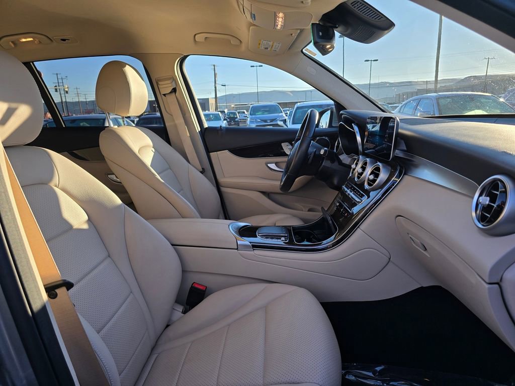 Used 2021 Mercedes-Benz GLC 300 4MATIC image 12