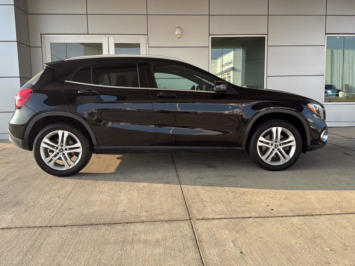 Used 2019 Mercedes-Benz GLA 250 4MATIC w/ Multimedia Package image 5