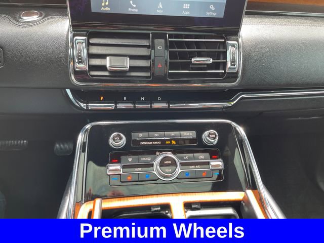 Used 2019 Lincoln Navigator L Reserve AWD/4WD image 18