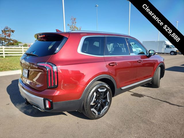 Used 2023 Kia Telluride EX w/ EX Captain's Chair Package image 8