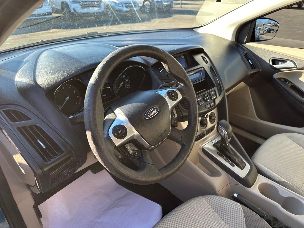 Used 2013 Ford Focus SE FWD image 13