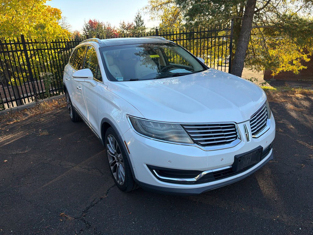 Used 2016 Lincoln MKX Reserve w/ Luxury Package AWD/4WD image 4