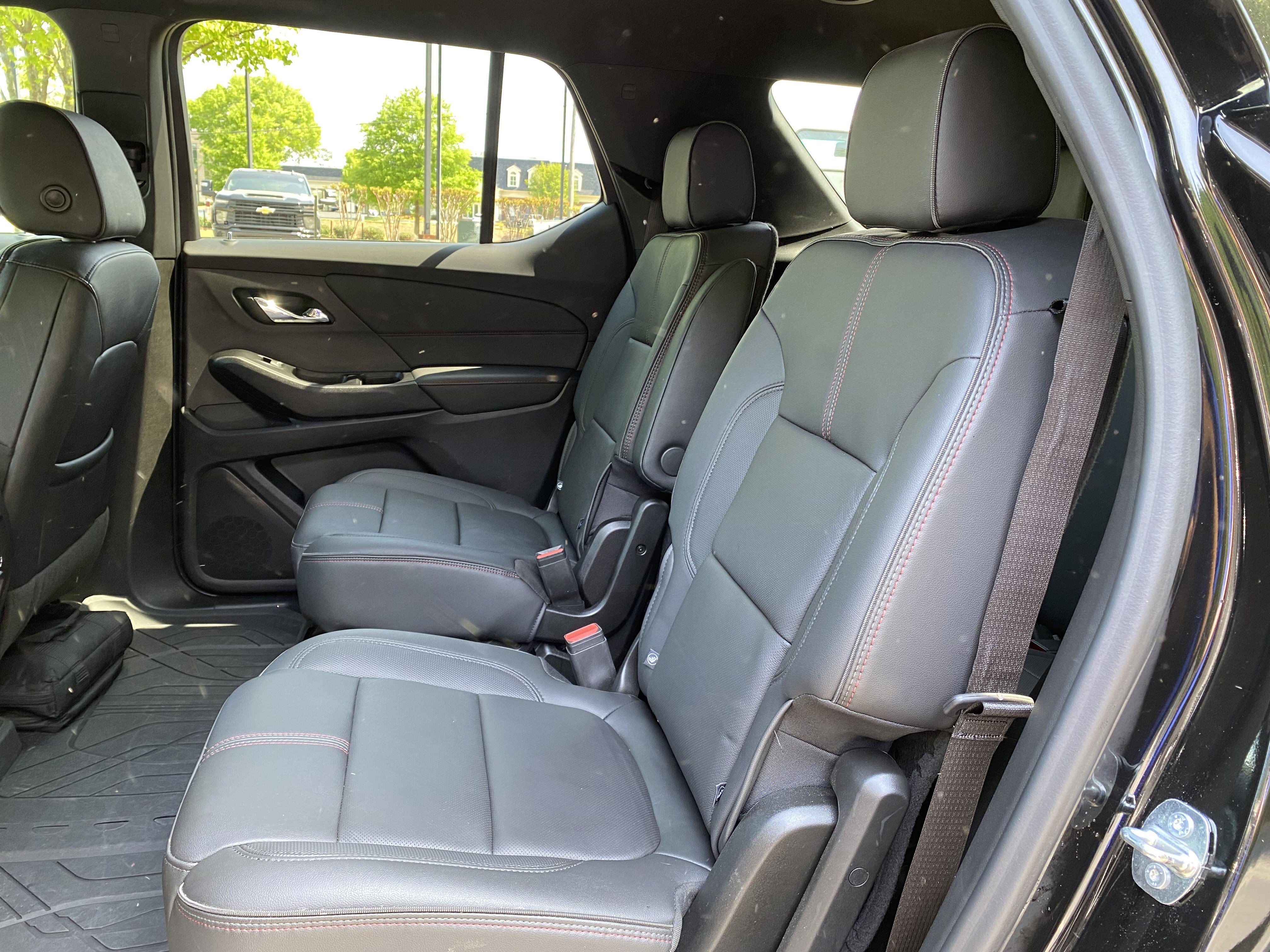 Used 2023 Chevrolet Traverse RS image 37