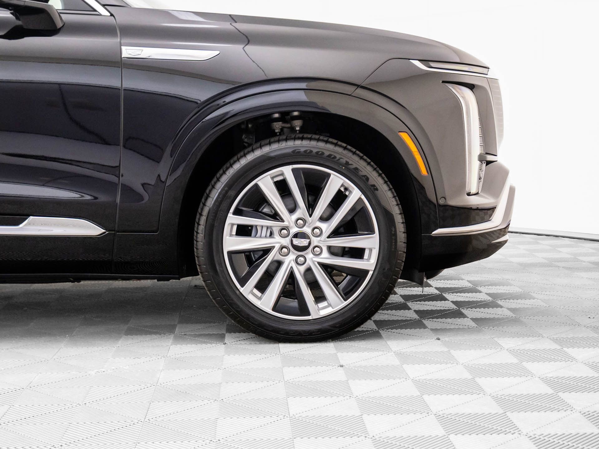 New 2026 Cadillac Vistiq Luxury w/ LPO, Floor Liner Package image 37