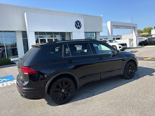 Used 2022 Volkswagen Tiguan SE R-Line FWD image 4