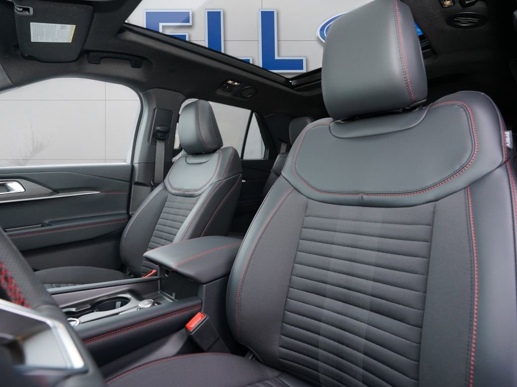 New 2026 Ford Explorer ST-Line w/ ST-Line Street Pack image 11
