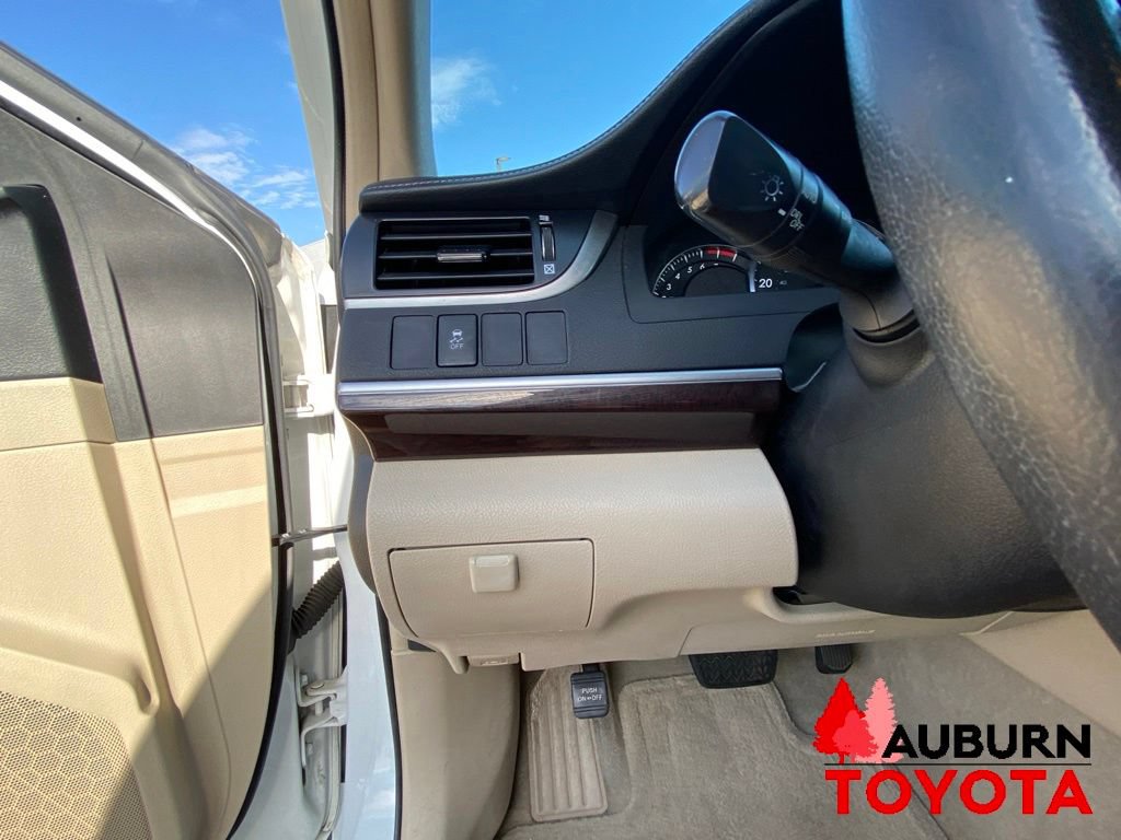 Used 2012 Toyota Camry XLE FWD image 32