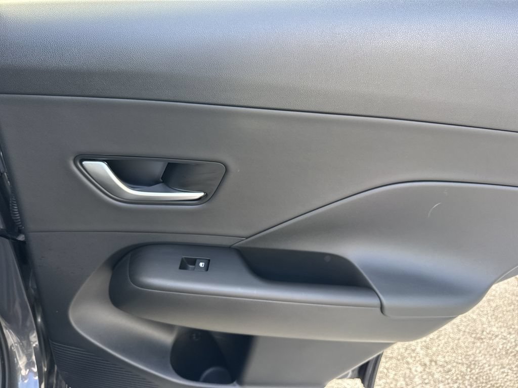 Used 2024 Hyundai Kona Limited AWD/4WD image 16