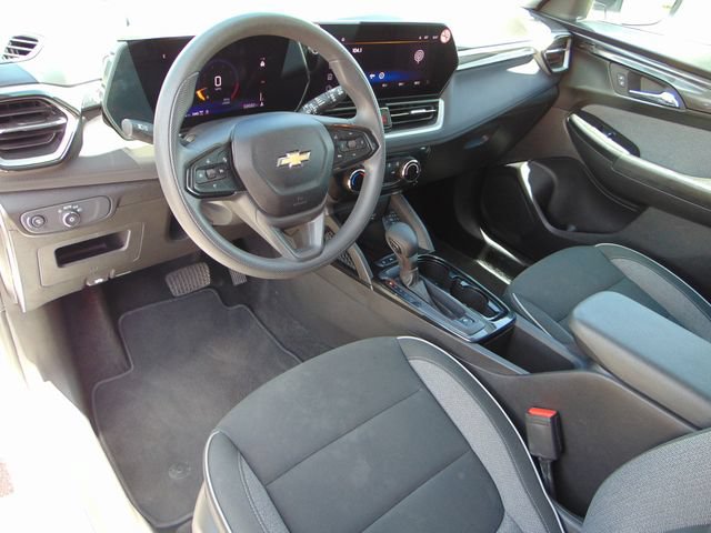 Used 2025 Chevrolet TrailBlazer LT AWD/4WD image 11