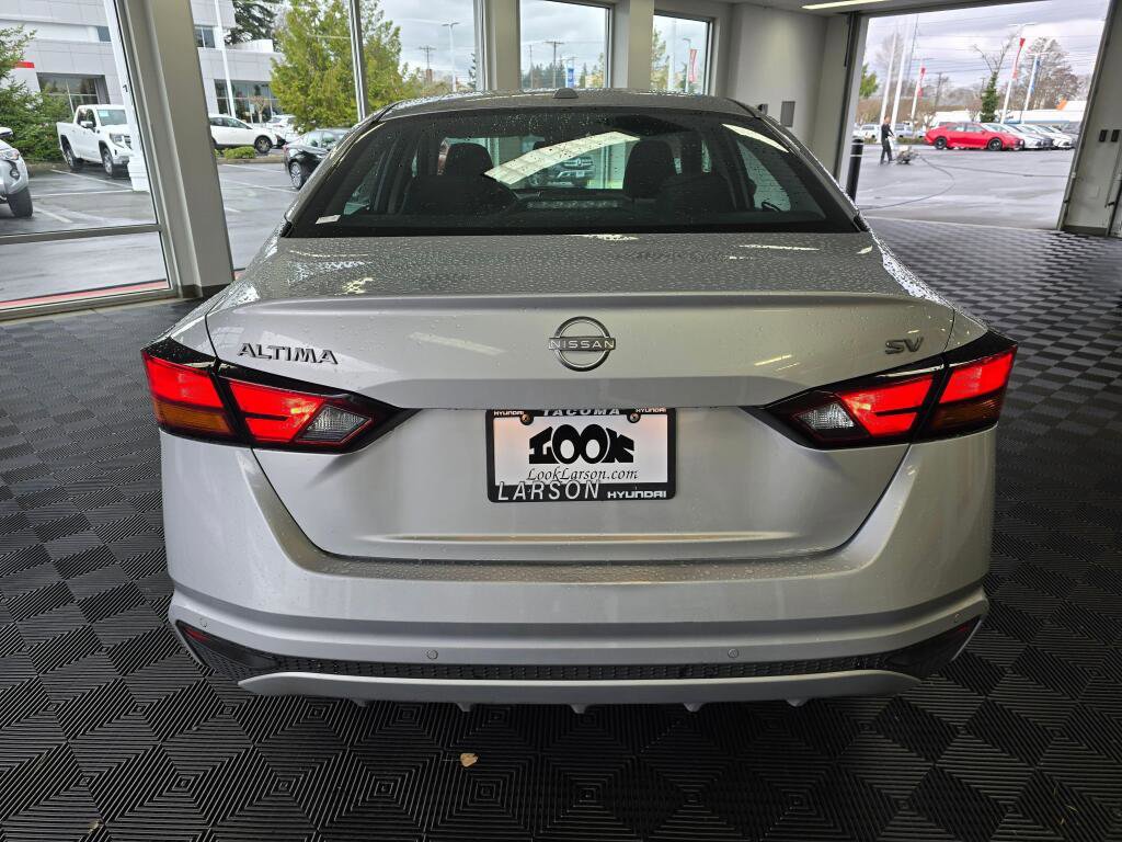 Used 2023 Nissan Altima 2.5 SV FWD image 4