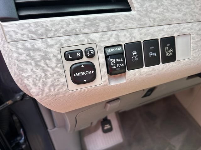 Used 2013 Toyota Sienna Limited w/ Premium Pkg AWD/4WD image 15