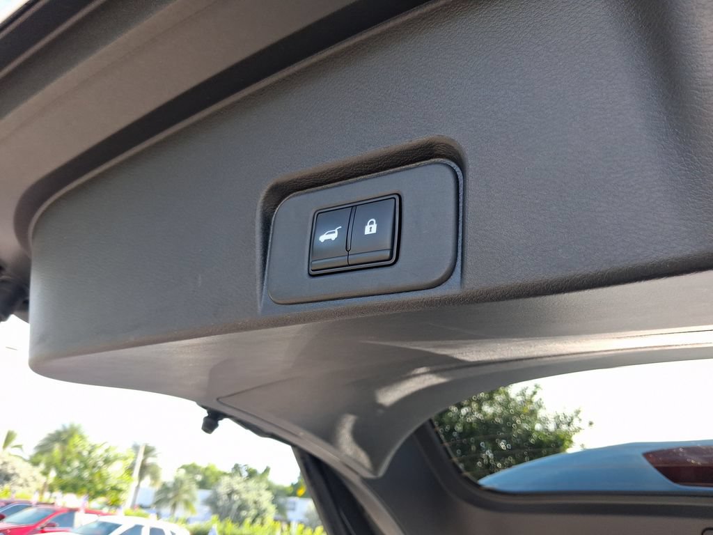 Used 2024 Nissan Rogue SV FWD image 28
