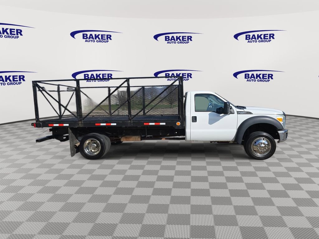 Used 2016 Ford F550 2WD Regular Cab Super Duty image 4