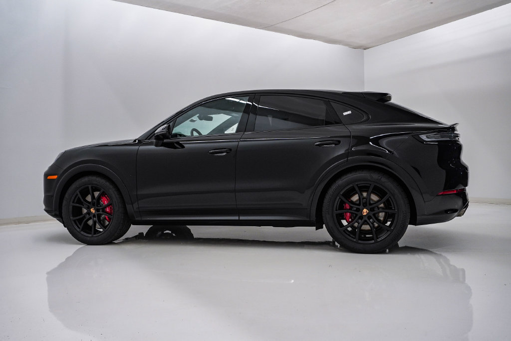 New 2026 Porsche Cayenne GTS AWD/4WD image 2