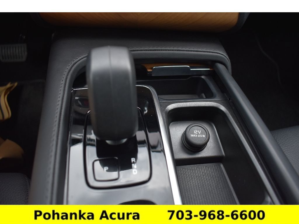 Used 2024 Volvo XC90 T8 Plus AWD/4WD image 17