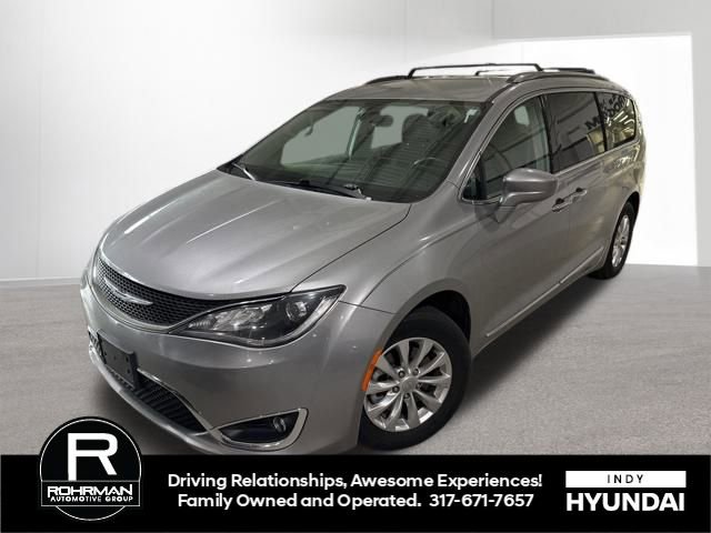 Used 2018 Chrysler Pacifica Touring-L image 3