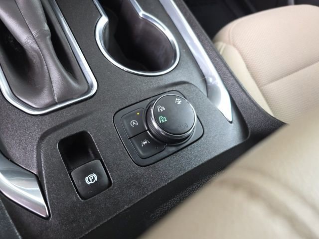 Used 2023 Chevrolet Traverse LS image 31