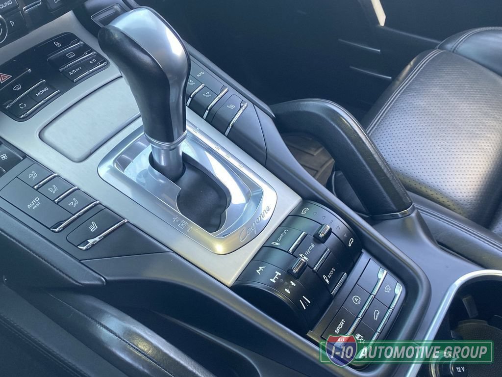 Used 2012 Porsche Cayenne Turbo AWD/4WD image 31