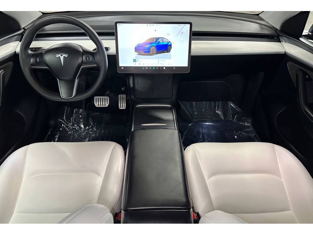 Used 2025 Tesla Model Y Performance image 23