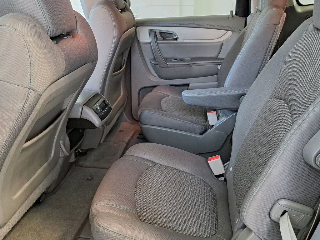 Used 2016 Chevrolet Traverse LT image 25