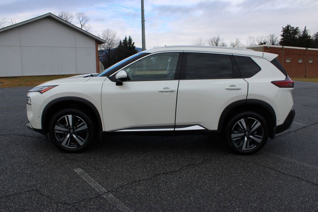 Used 2022 Nissan Rogue Platinum w/ Head-Up Display Package image 6