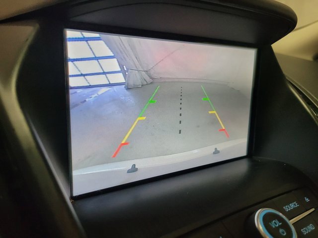 Used 2018 Ford Escape SE w/ SE SYNC Package image 9