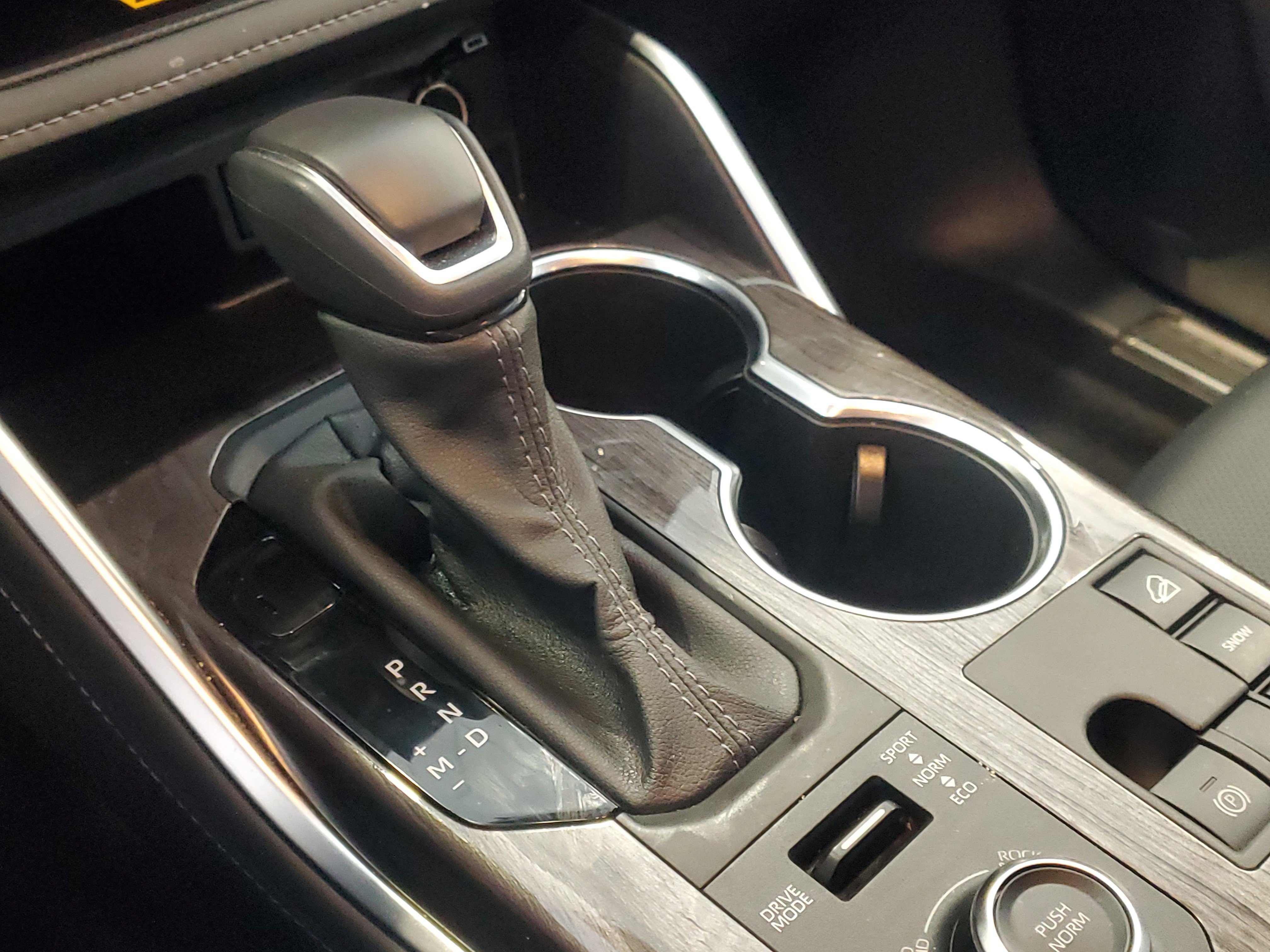 Certified 2025 Toyota Highlander Platinum AWD/4WD image 23