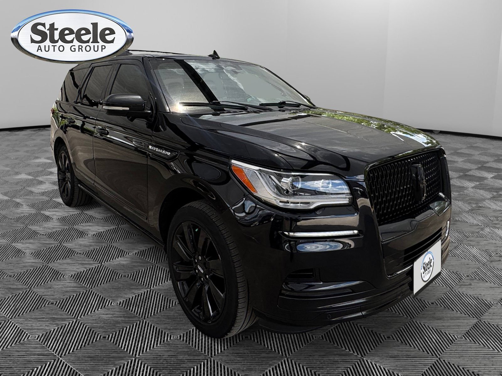 Used 2023 Lincoln Navigator Reserve AWD/4WD image 7