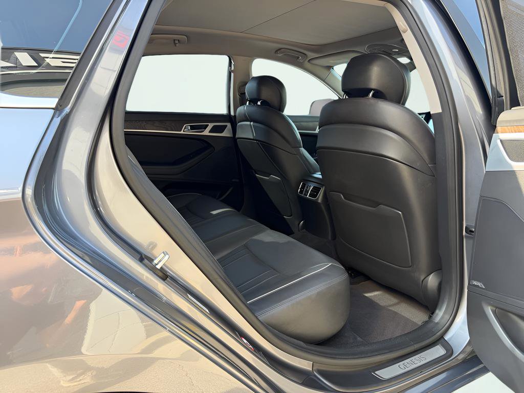 Used 2015 Hyundai Genesis 3.8 w/ Option Group 04 image 25