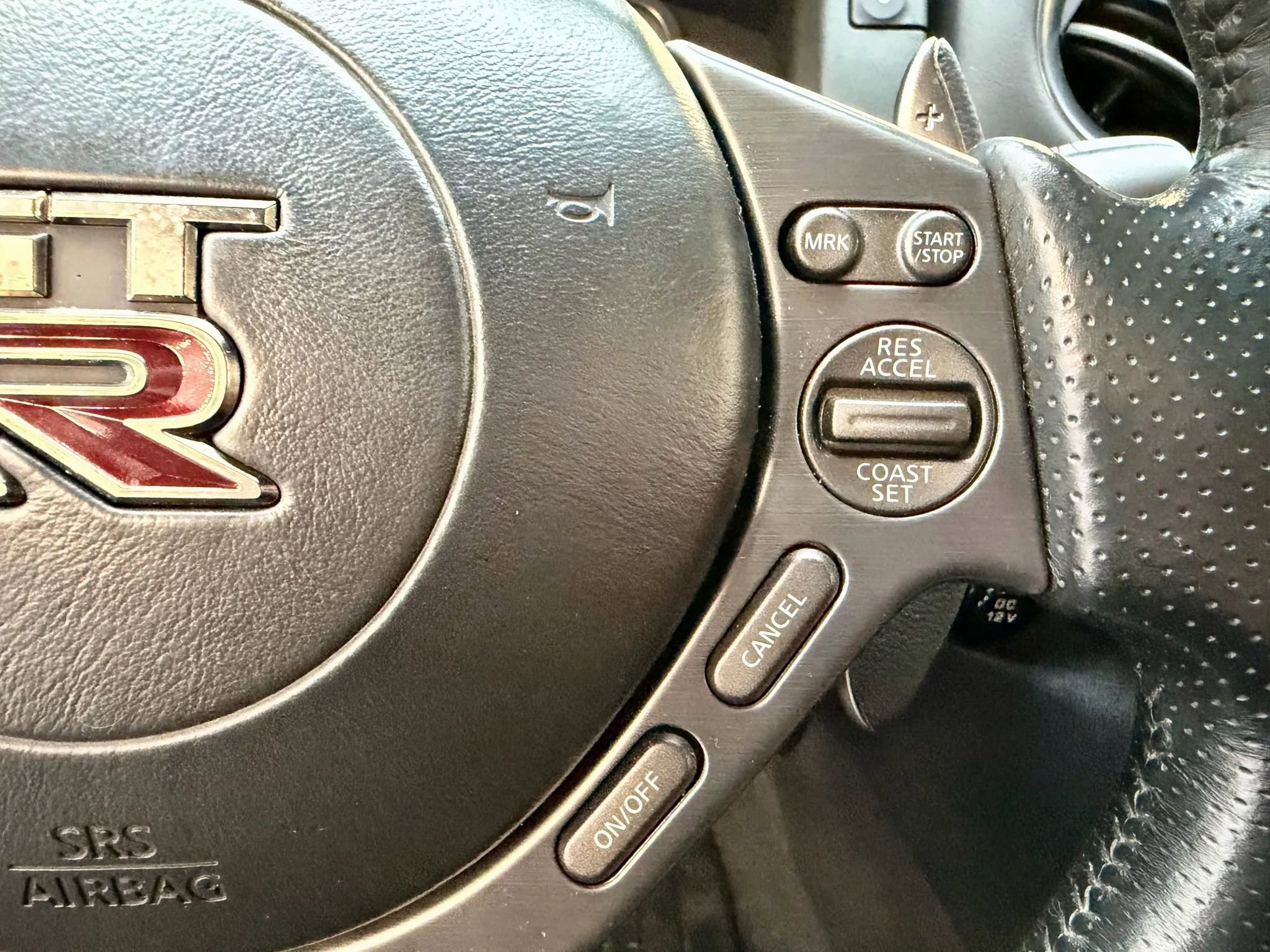 Used 2015 Nissan GT-R Premium image 13