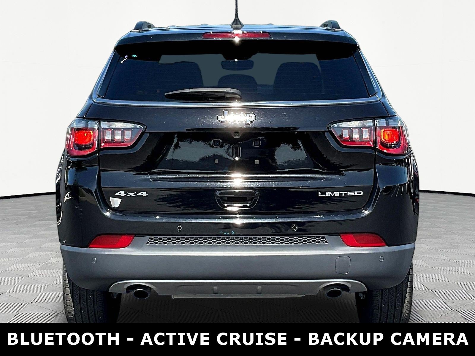 Used 2023 Jeep Compass Limited AWD/4WD image 5