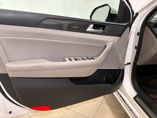 Used 2019 Hyundai Sonata Limited FWD image 10