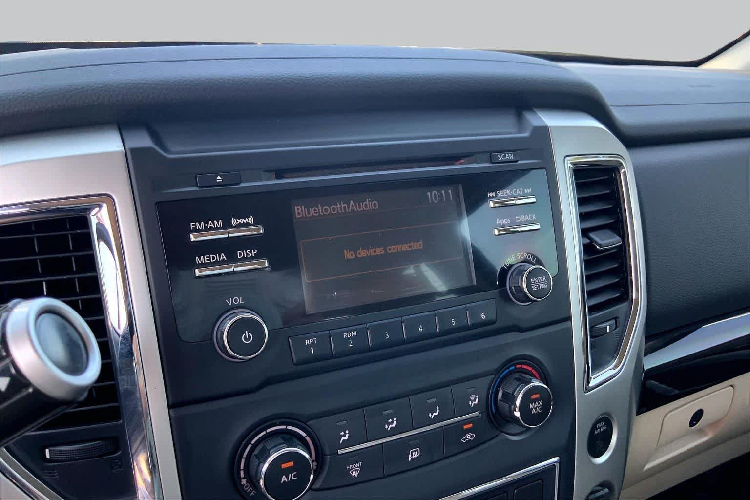 Used 2017 Nissan Titan SV RWD image 27