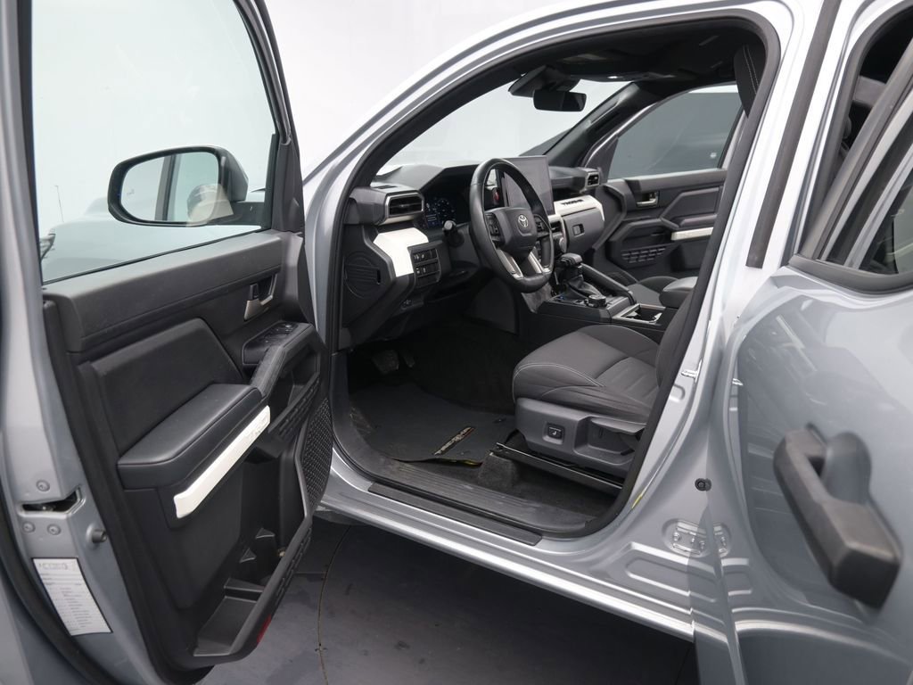 Used 2024 Toyota Tacoma TRD Off-Road image 15