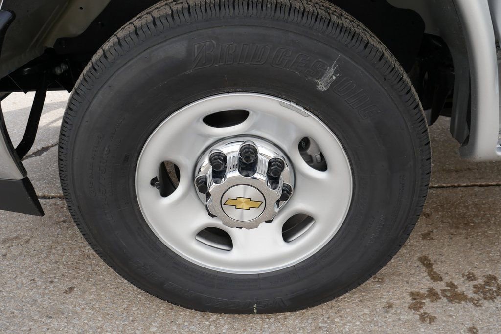 New 2025 Chevrolet Express 2500 w/ Enhanced Convenience Package image 24