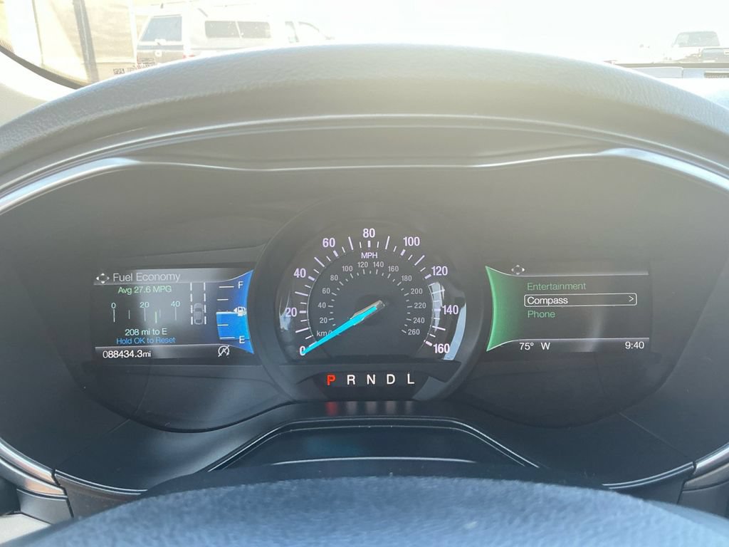 Used 2020 Ford Fusion SE FWD image 19