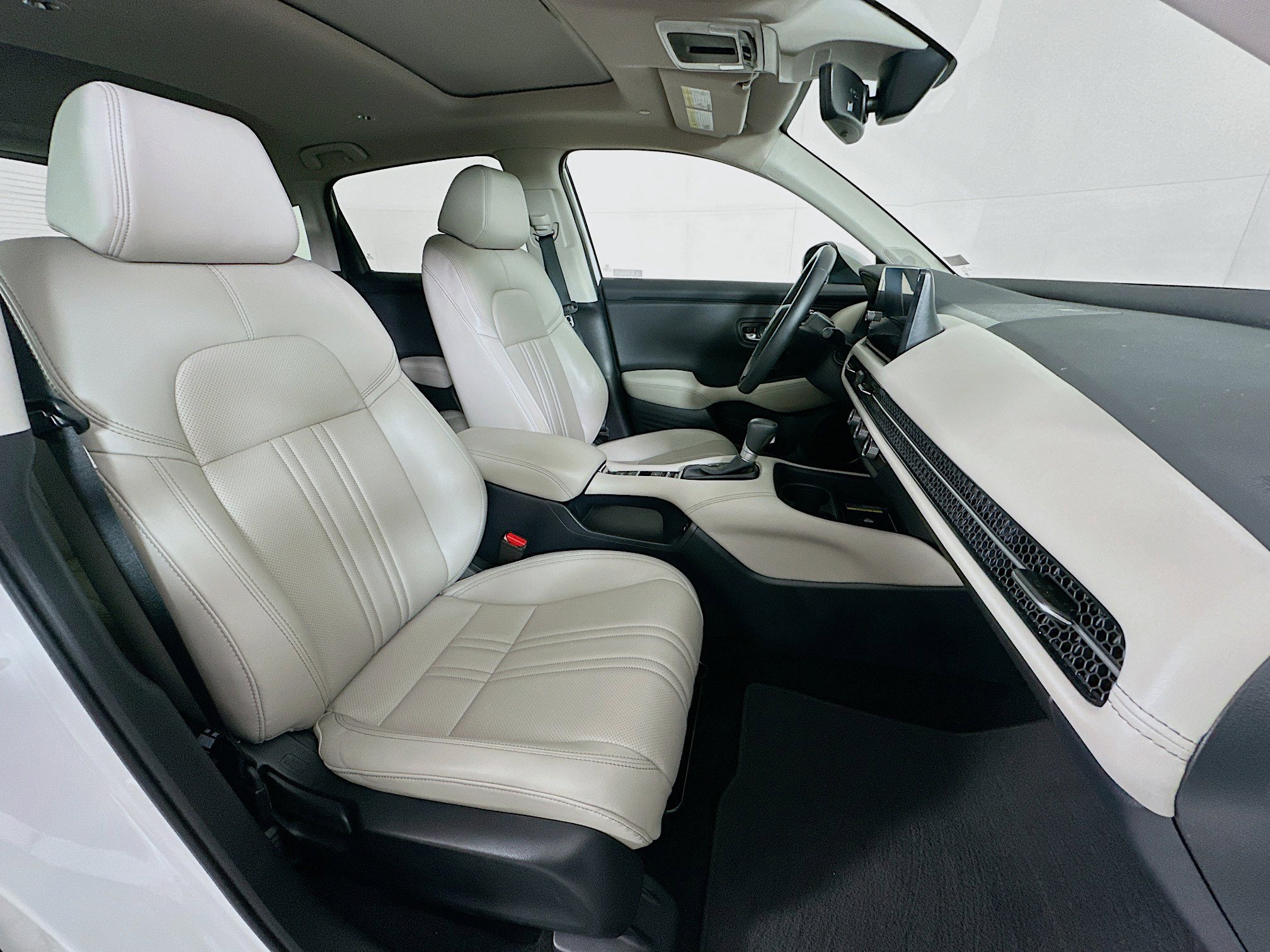Used 2024 Honda HR-V EX-L image 30
