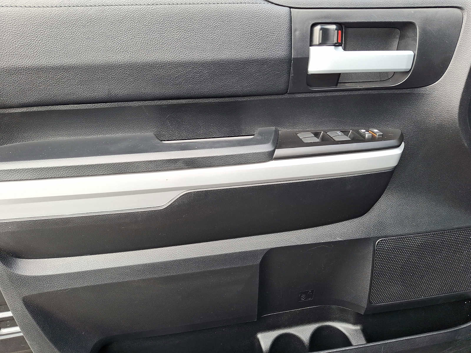 Used 2021 Toyota Tundra SR5 w/ SX Package image 9