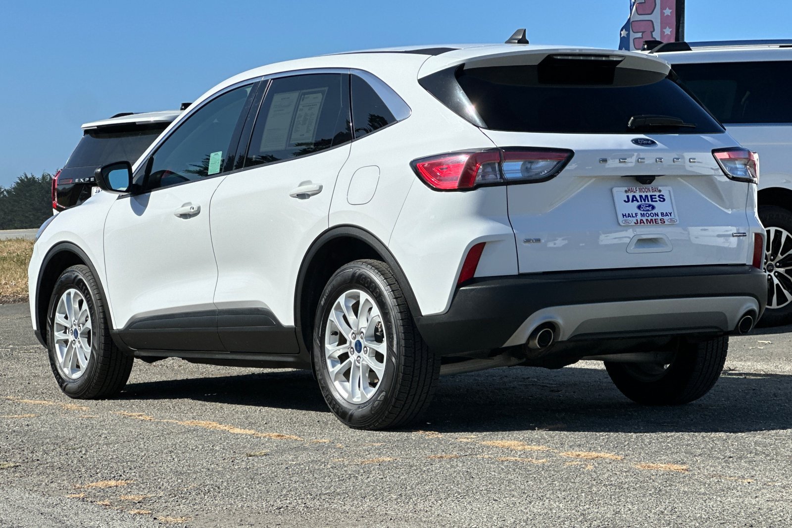 Used 2022 Ford Escape SE w/ Convenience Package AWD/4WD image 3