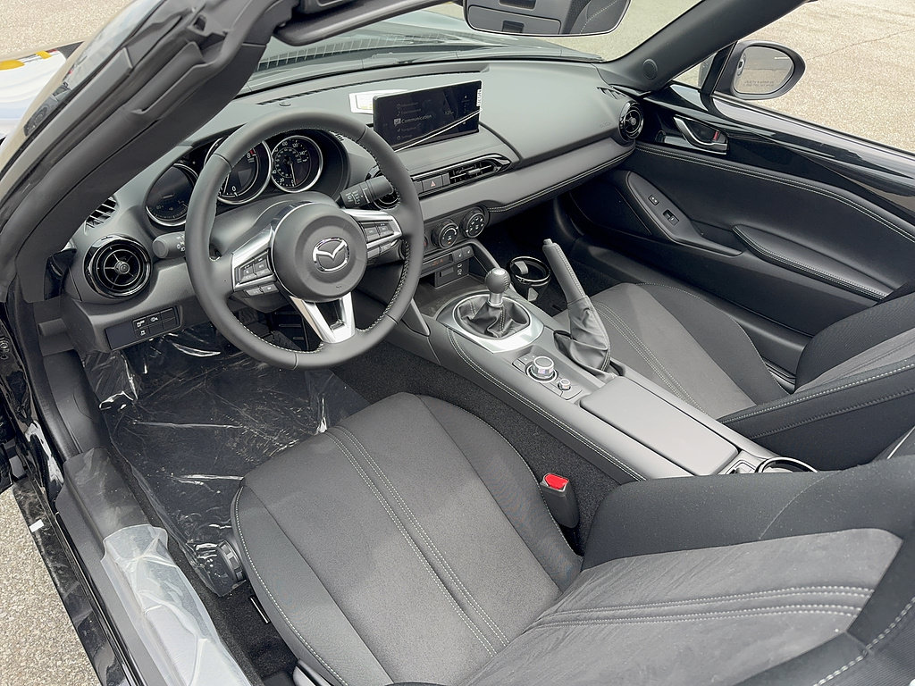 New 2026 MAZDA MX-5 Miata Club w/ Weather Package RWD image 9