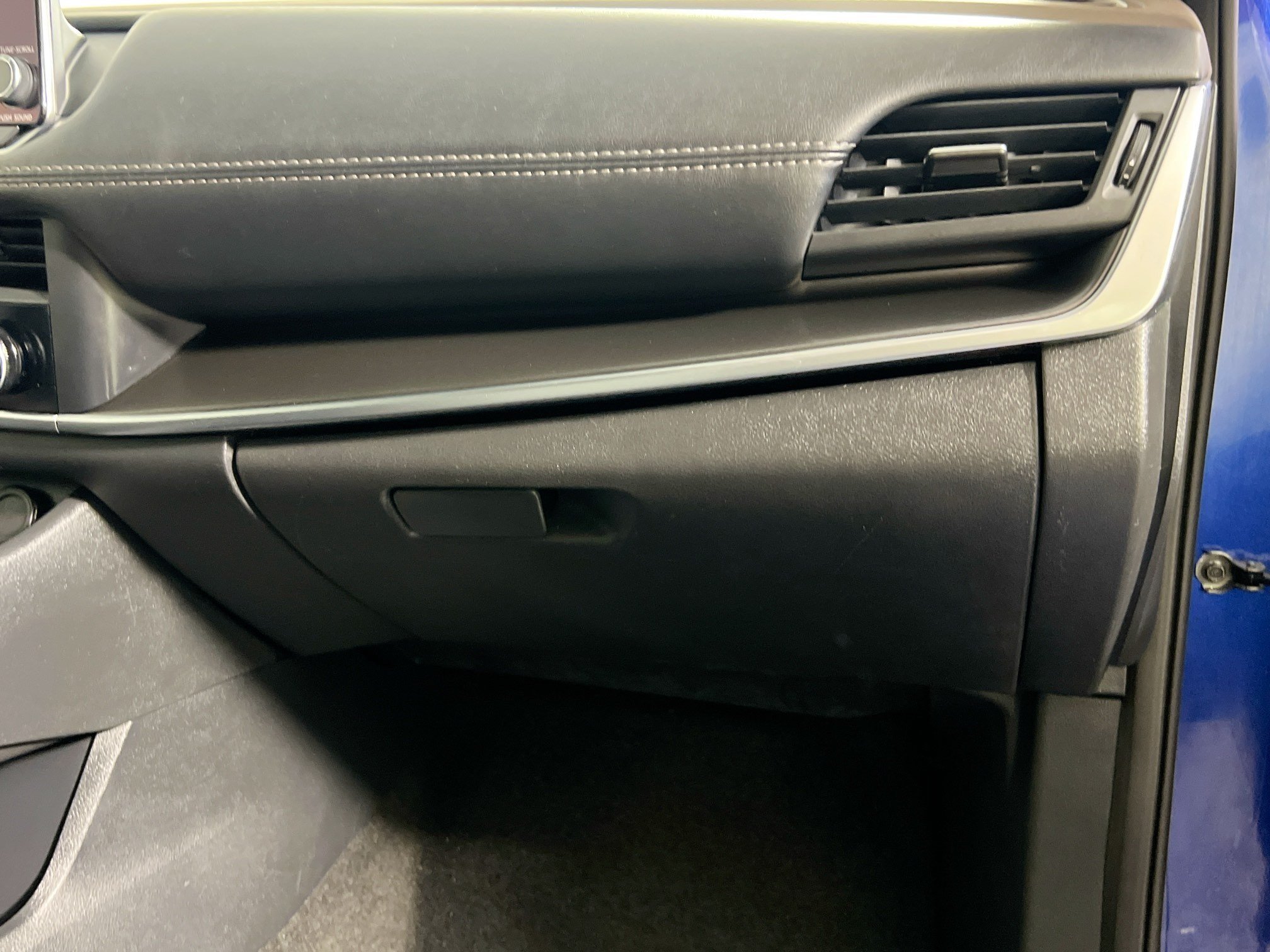 Used 2023 Nissan Rogue SV AWD/4WD image 34