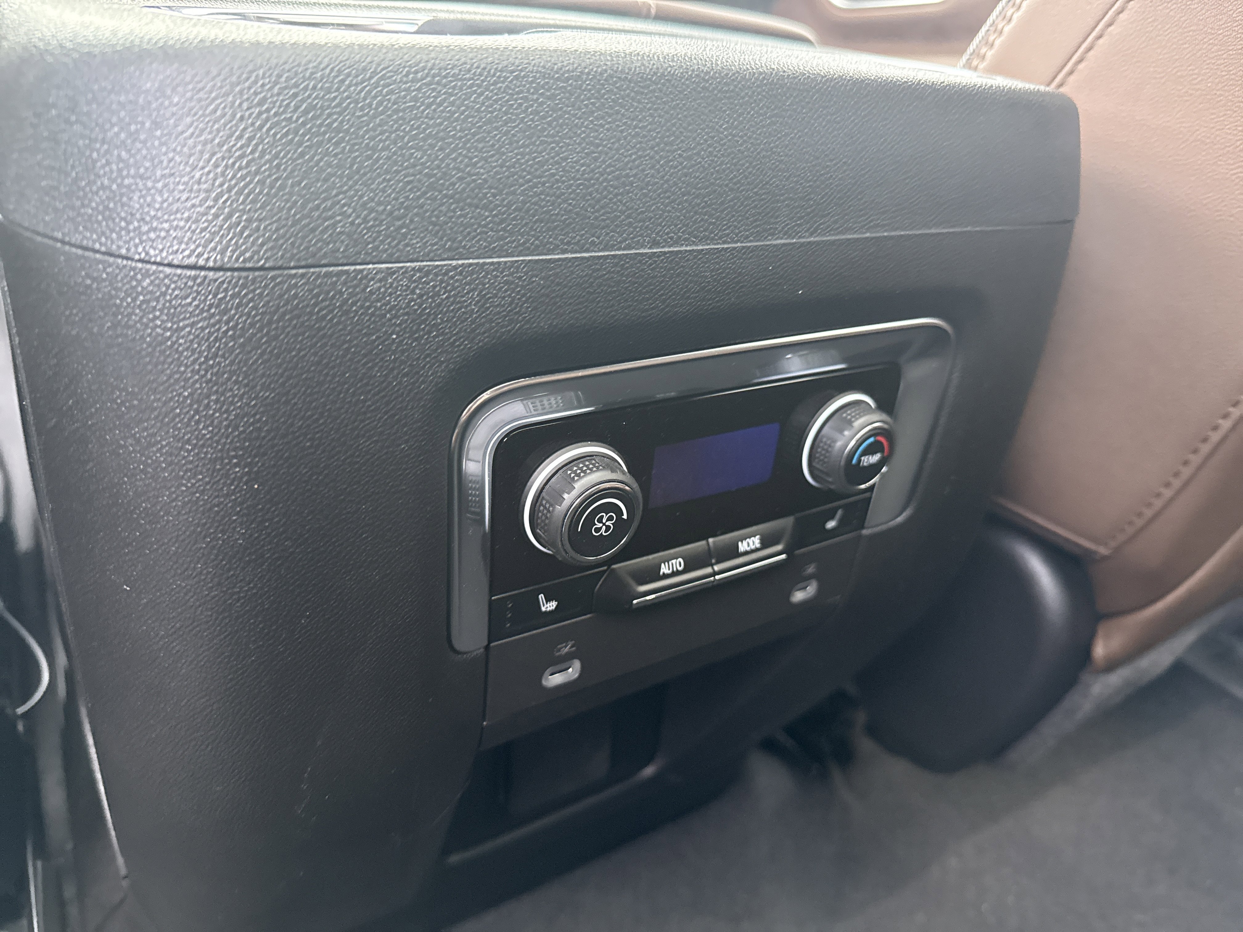 Used 2024 Chevrolet Tahoe High Country image 15