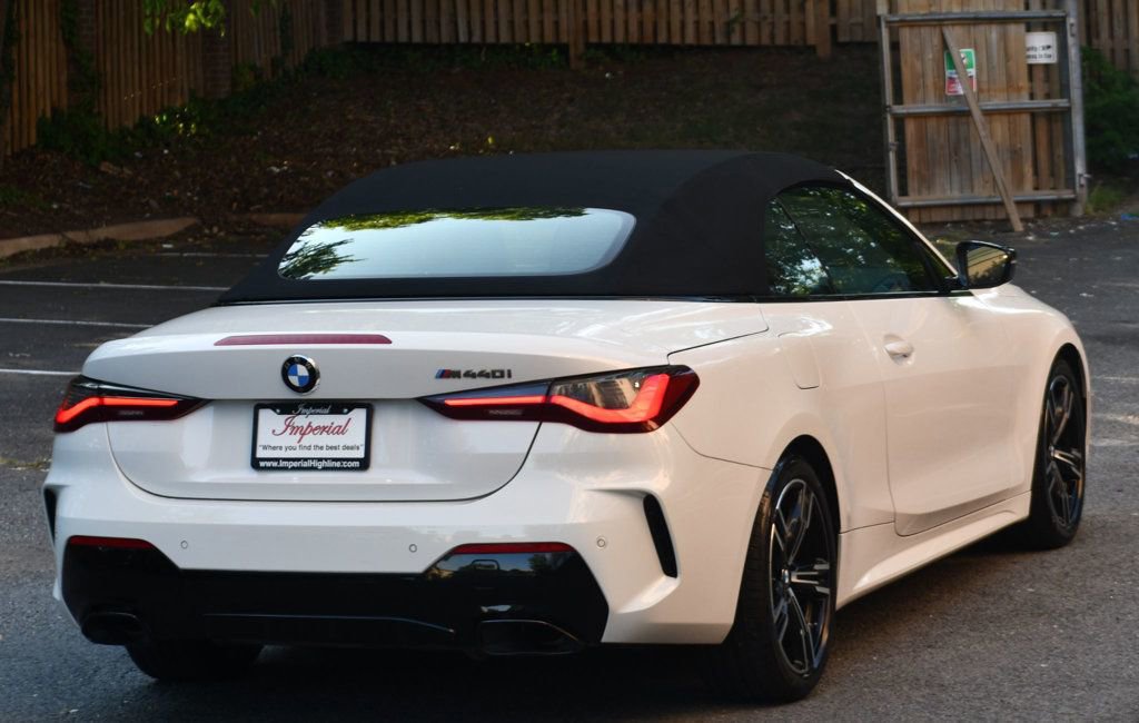 Used 2022 BMW M440i Convertible image 15